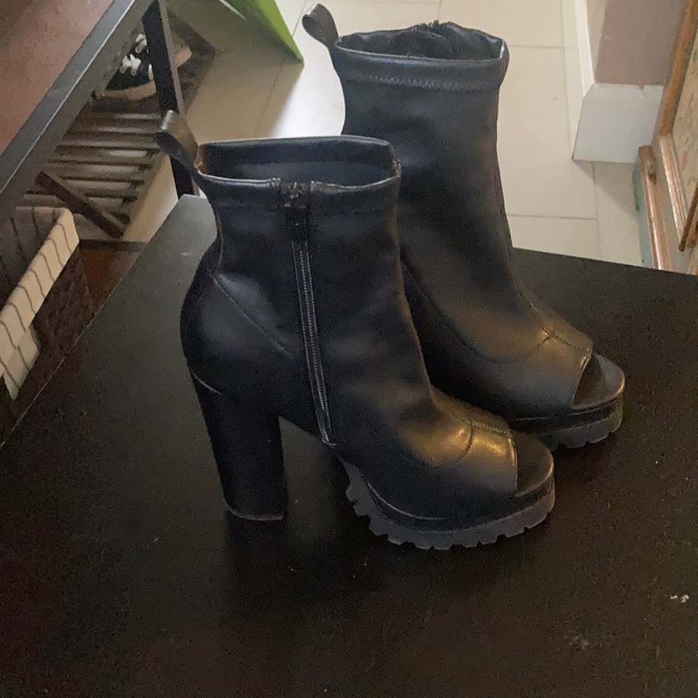 Sexy open-toe heeled booties